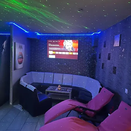 Pure Private Experience For 5 People * Монлюсон