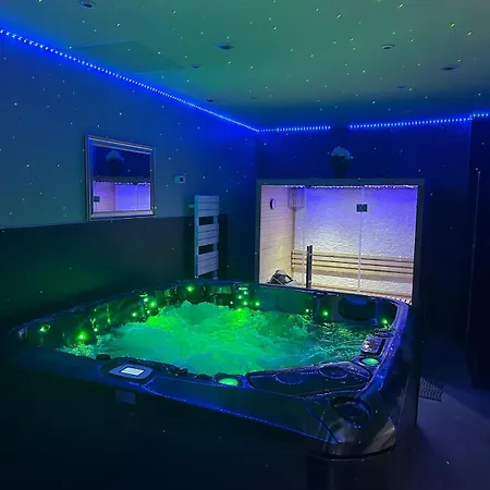 Pure Private Experience For 5 People * Монлюсон