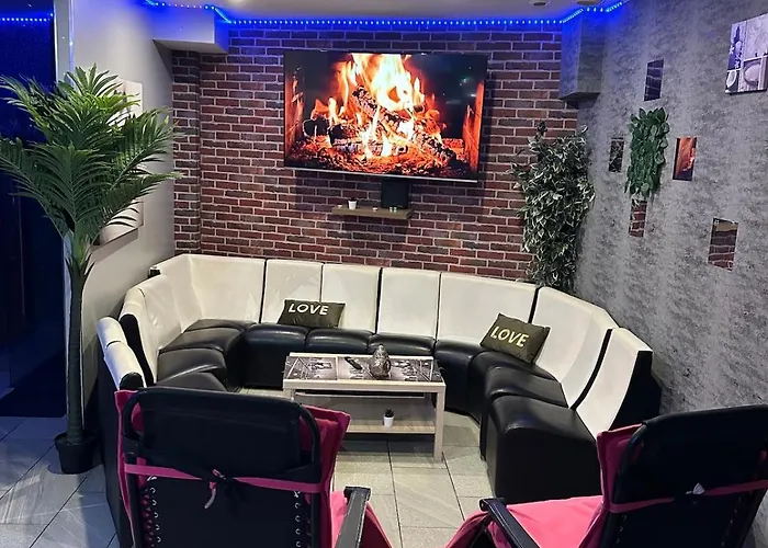 Pure Private Experience For 5 People * Монлюсон